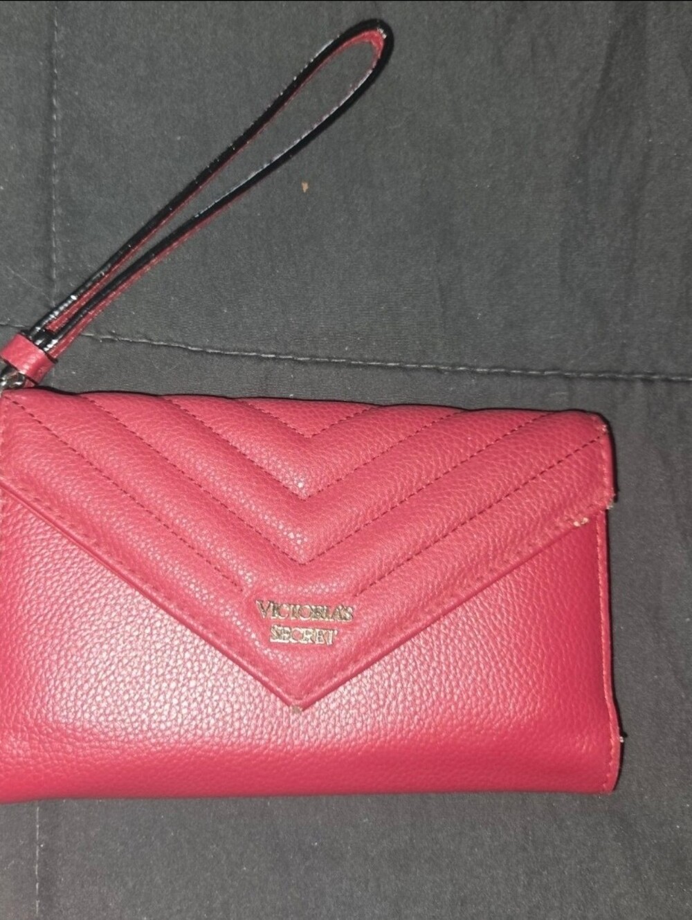 Victoria's Secret Red Quilted Faux Saffiano Leather Wallet Wristlet - Picture 1 of 2